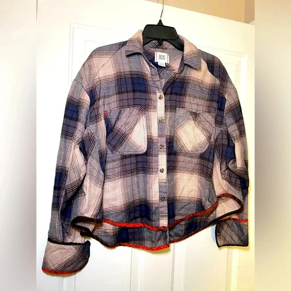 BDG Urban Outfitters Cropped Plaid Top Flannel XS Oversized Navy Tan Cabincore